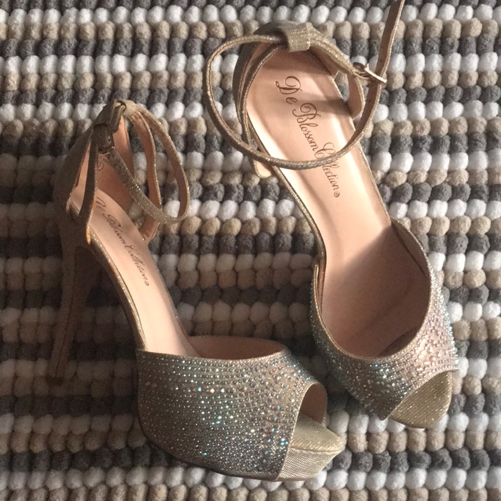 De Blossom Collection peep toe heels